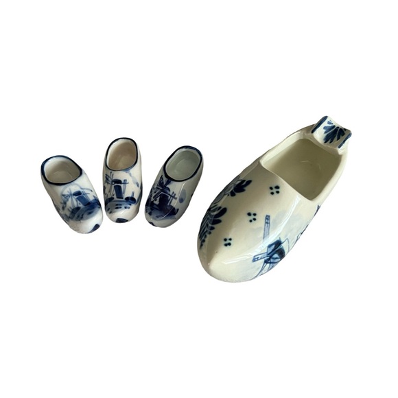 Antique Delft Pottery Blue & White Clog Ashtray with (3) VTG Mini Delft Clogs - Picture 7 of 8